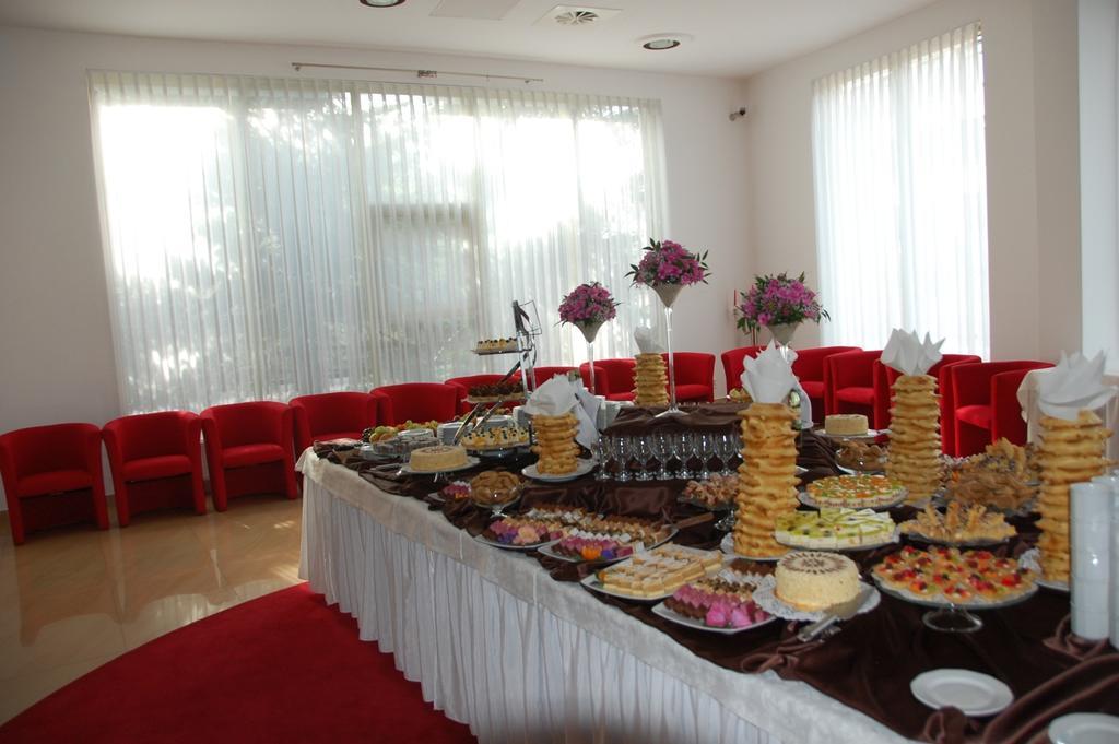 Hotel Unibus Bielsk Podlaski Dış mekan fotoğraf
