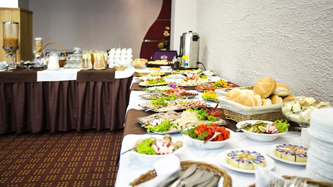 Hotel Unibus Bielsk Podlaski Dış mekan fotoğraf