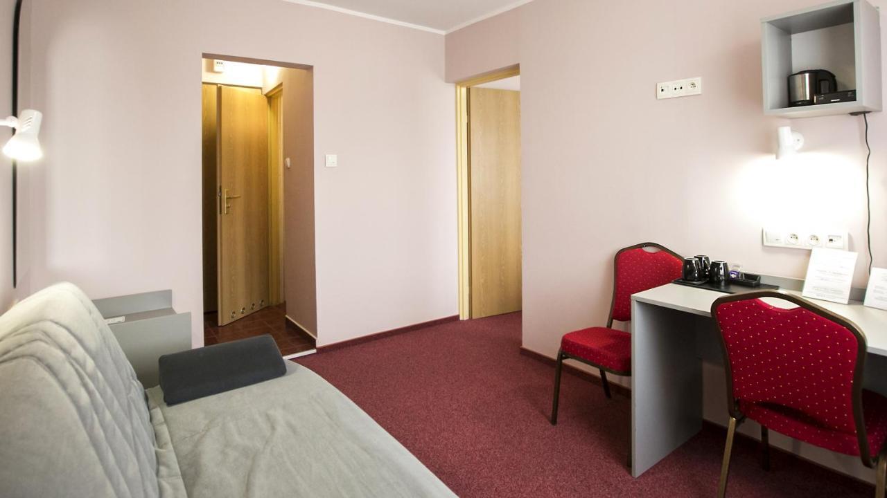 Hotel Unibus Bielsk Podlaski Dış mekan fotoğraf