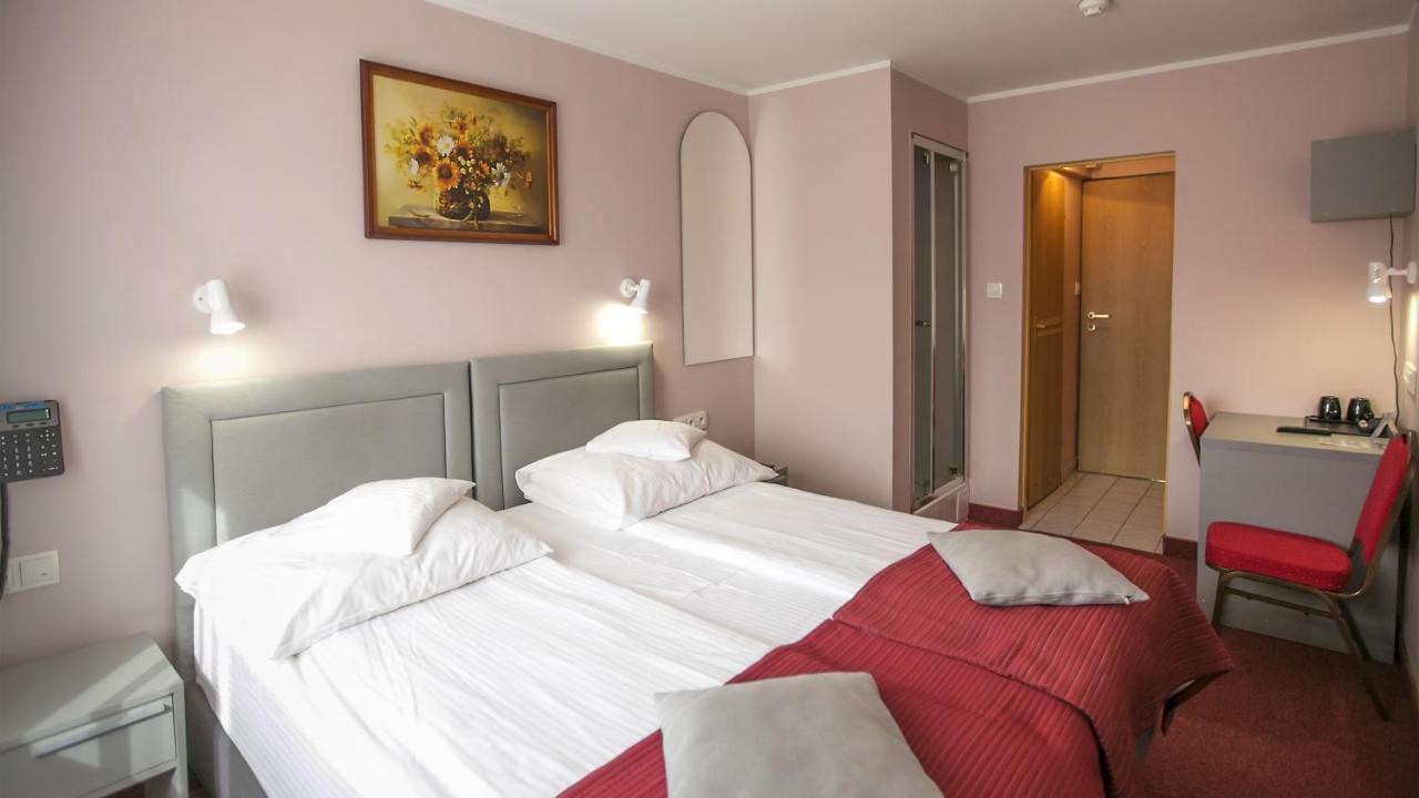 Hotel Unibus Bielsk Podlaski Dış mekan fotoğraf
