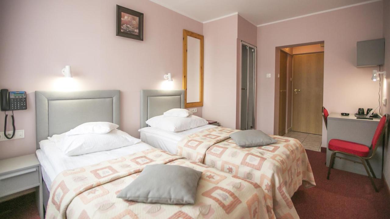 Hotel Unibus Bielsk Podlaski Dış mekan fotoğraf