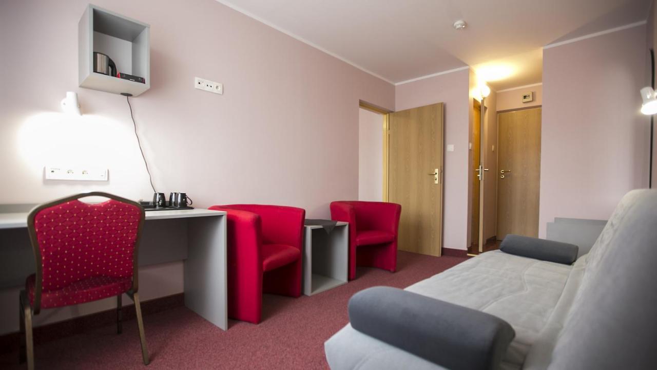 Hotel Unibus Bielsk Podlaski Dış mekan fotoğraf