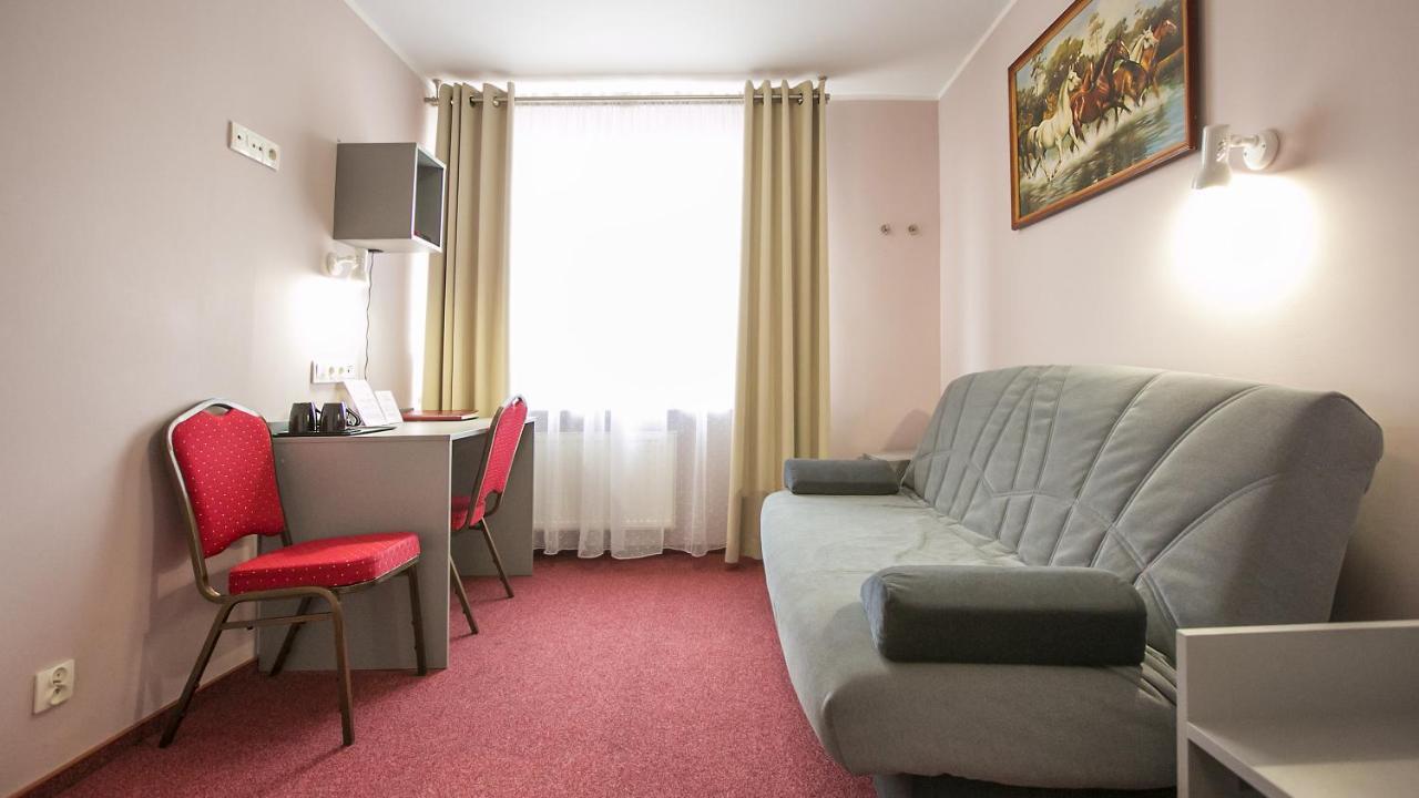 Hotel Unibus Bielsk Podlaski Dış mekan fotoğraf