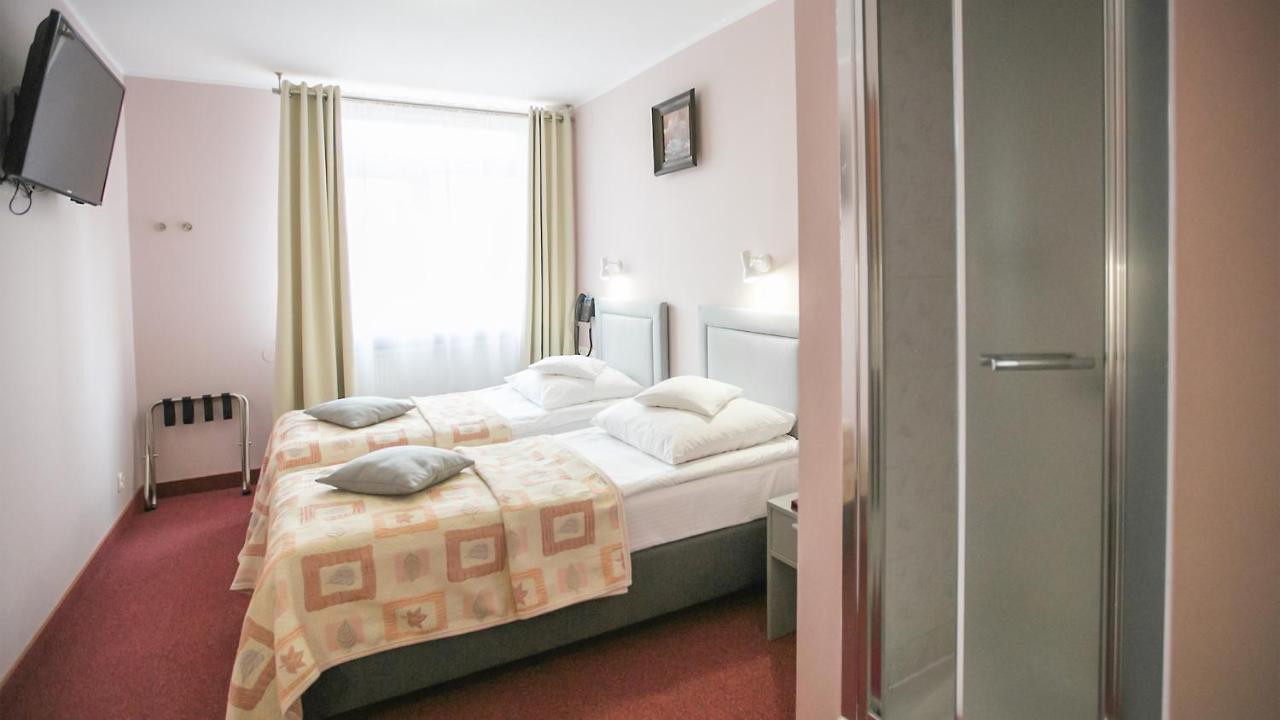Hotel Unibus Bielsk Podlaski Dış mekan fotoğraf