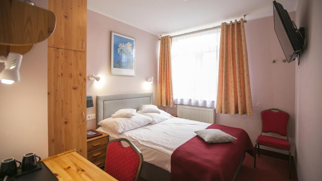 Hotel Unibus Bielsk Podlaski Dış mekan fotoğraf