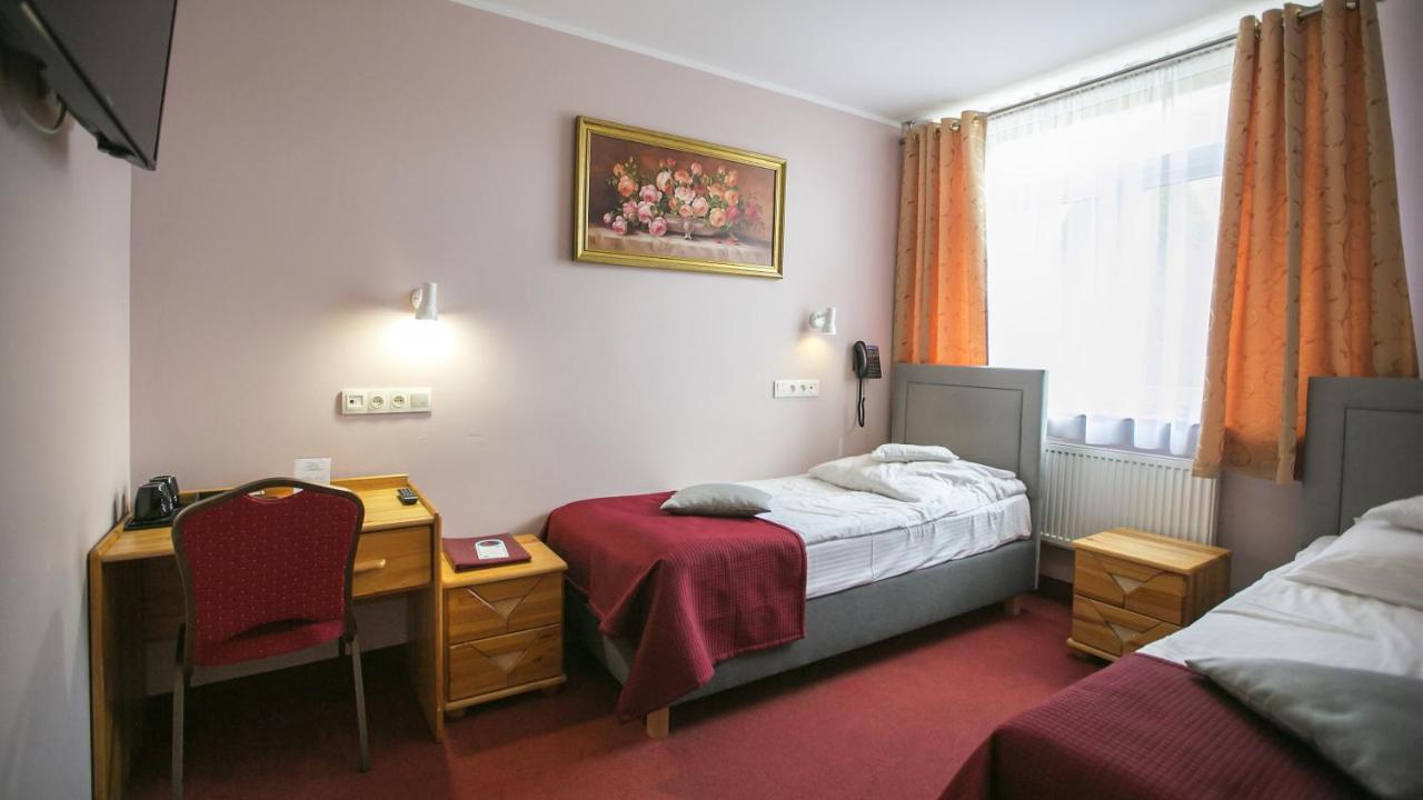 Hotel Unibus Bielsk Podlaski Dış mekan fotoğraf
