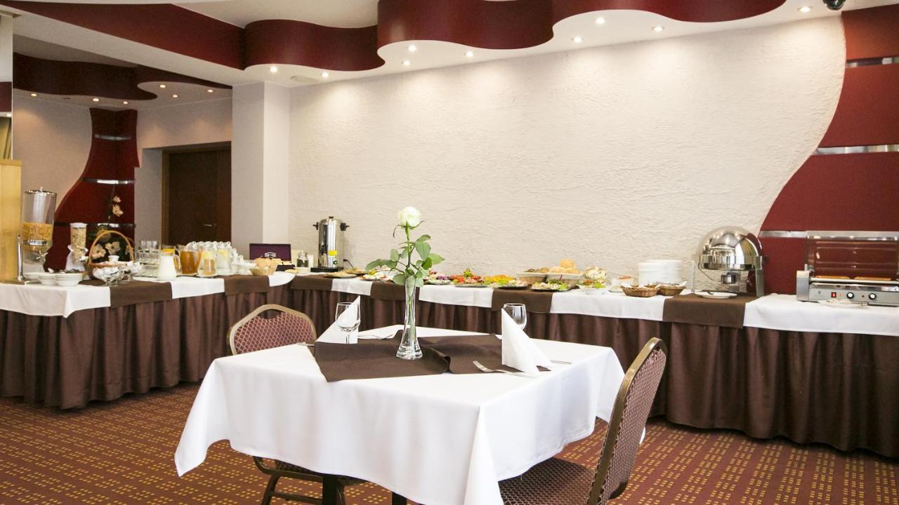Hotel Unibus Bielsk Podlaski Dış mekan fotoğraf