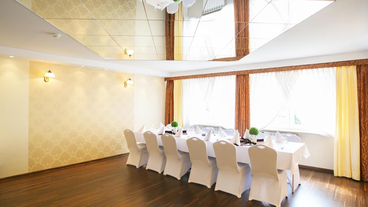 Hotel Unibus Bielsk Podlaski Dış mekan fotoğraf