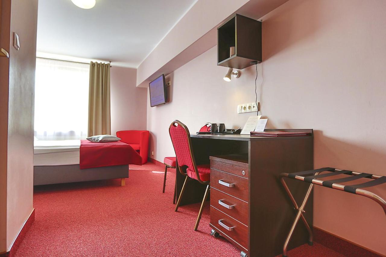 Hotel Unibus Bielsk Podlaski Dış mekan fotoğraf