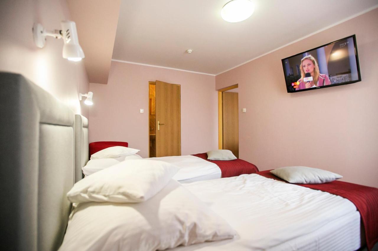 Hotel Unibus Bielsk Podlaski Dış mekan fotoğraf